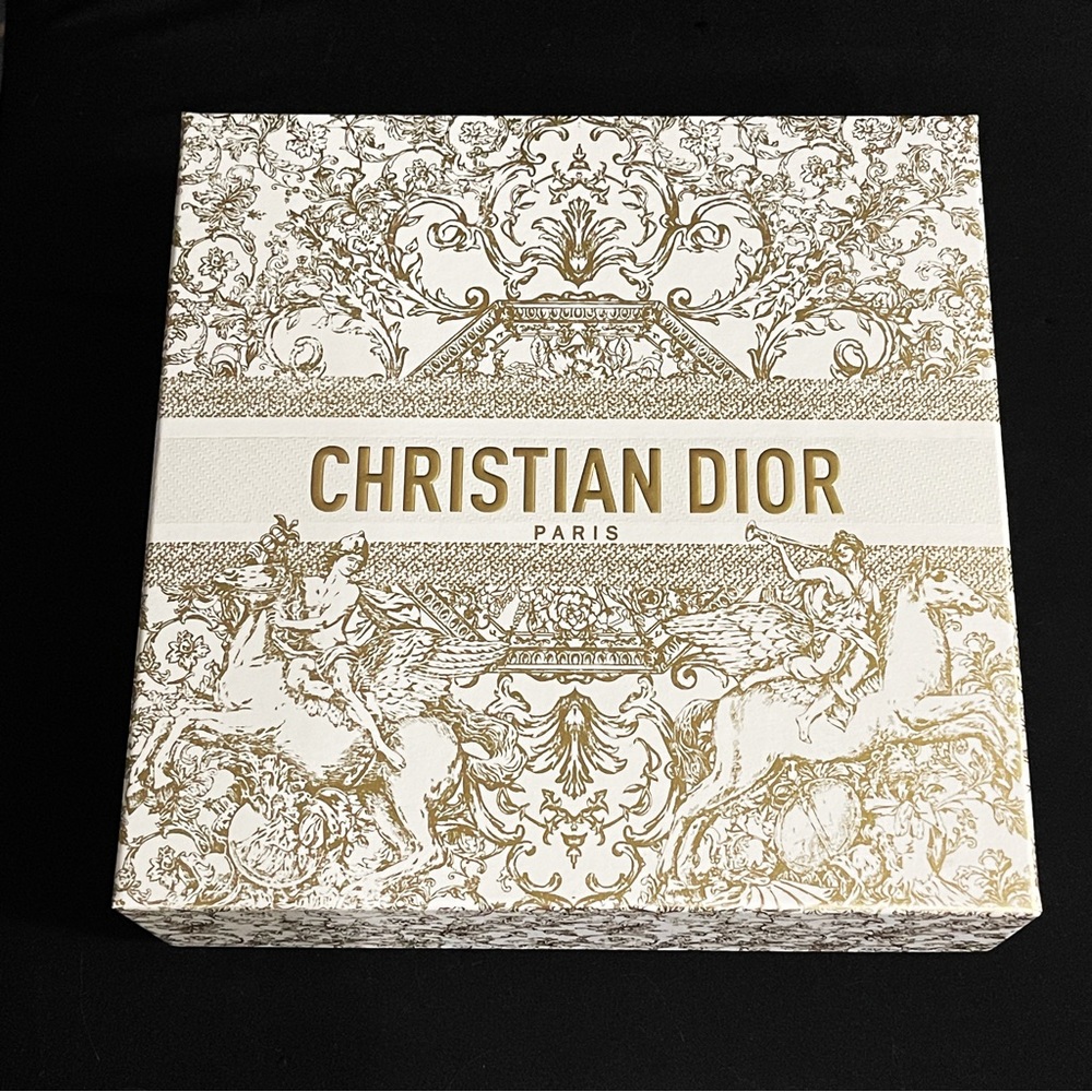 ✨Beautiful Dior Gift Accessories Box